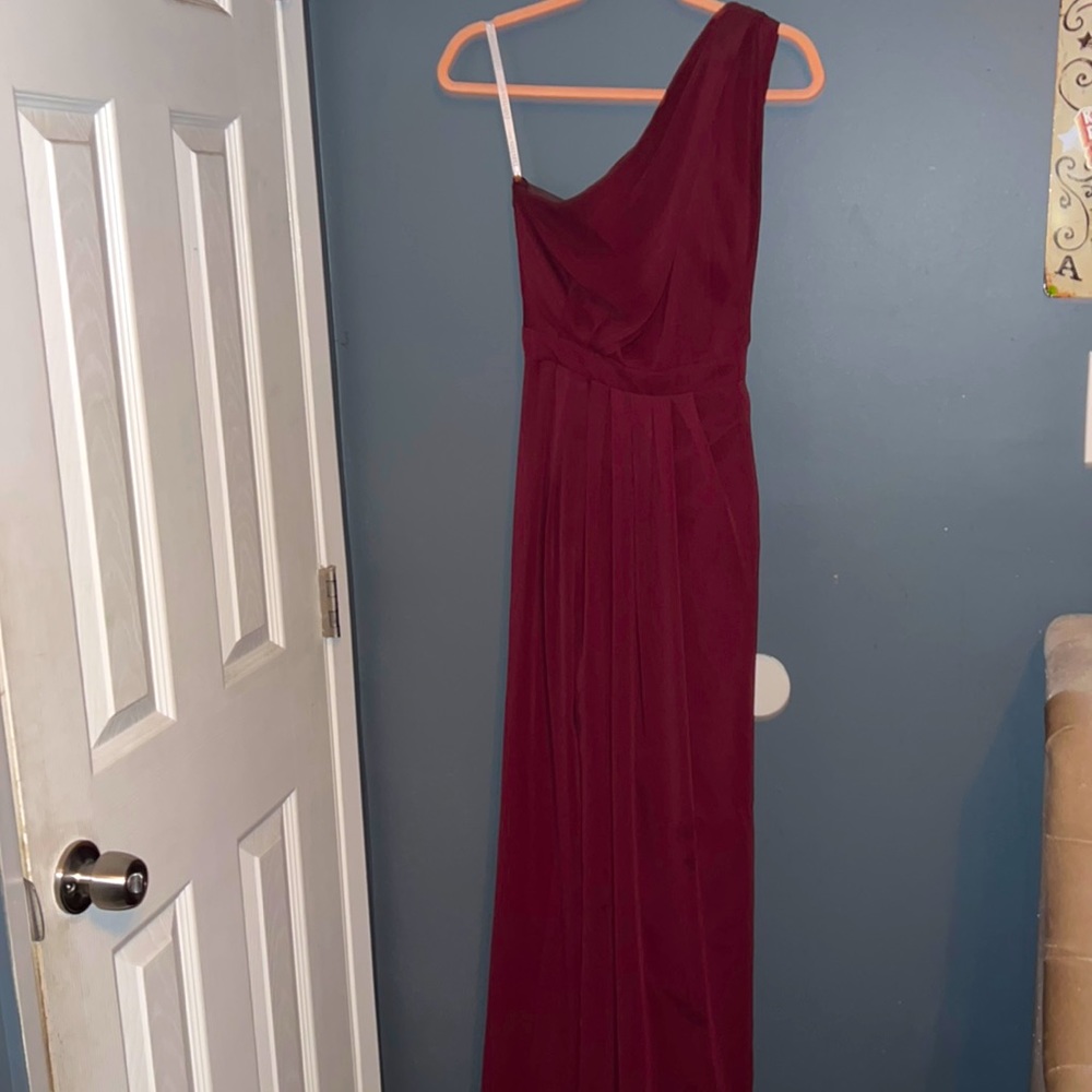 It’s a size 14 , but it was tailored to a size 8 .